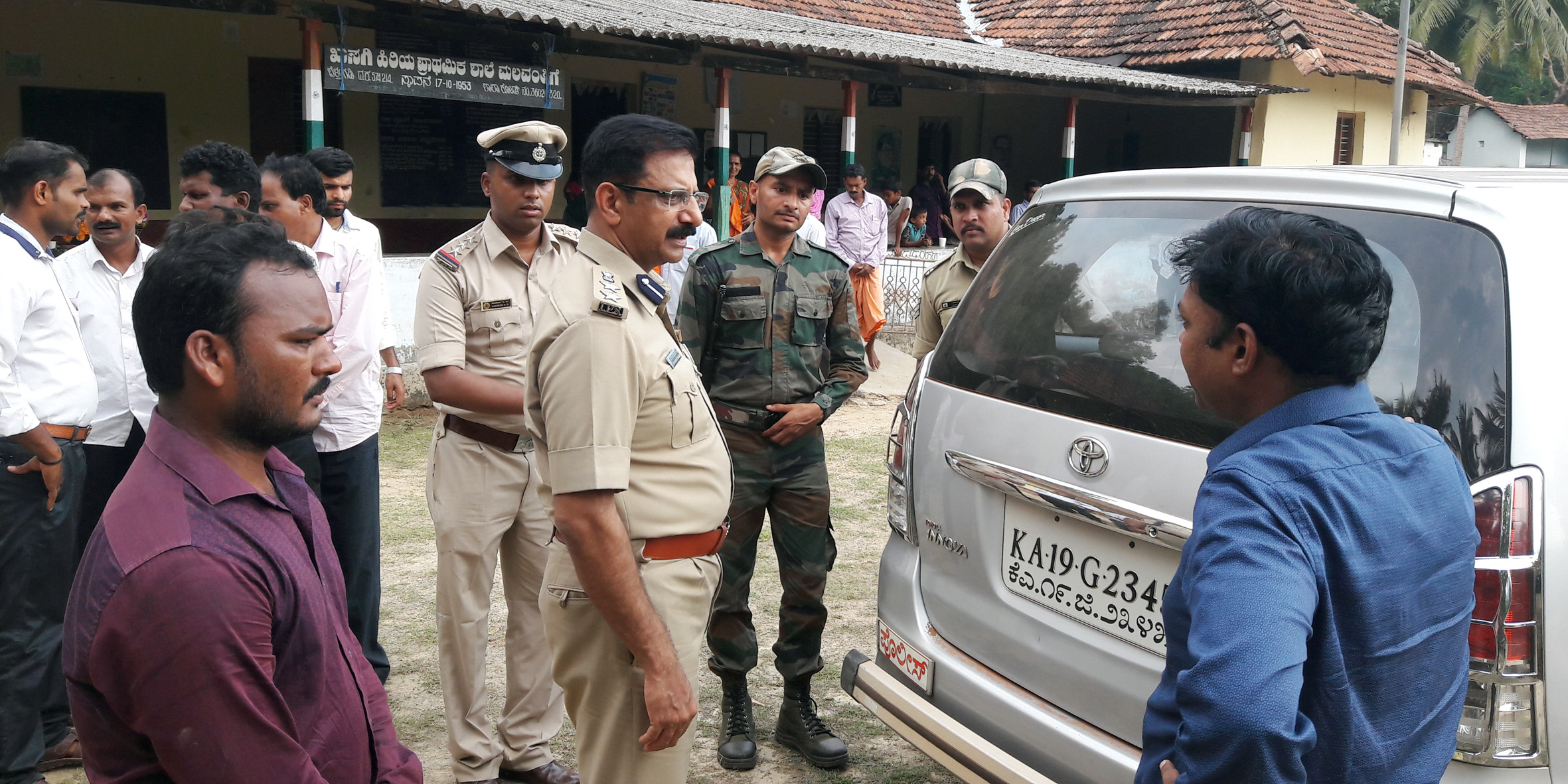 ಬೆಳ್ತಂಗಡಿ: ನಕ್ಸಲ್ ಪೀಡಿತ ಮತಗಟ್ಟೆಗಳಿಗೆ ಡಿಸಿ, ಎಸ್‌ಪಿ ಭೇಟಿ